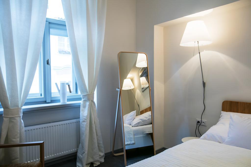 Apartments At The Blue Duckling Praha Bagian luar foto