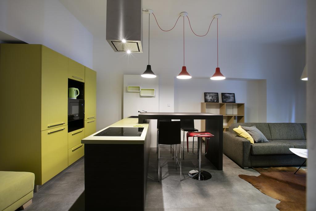 Apartments At The Blue Duckling Praha Bagian luar foto