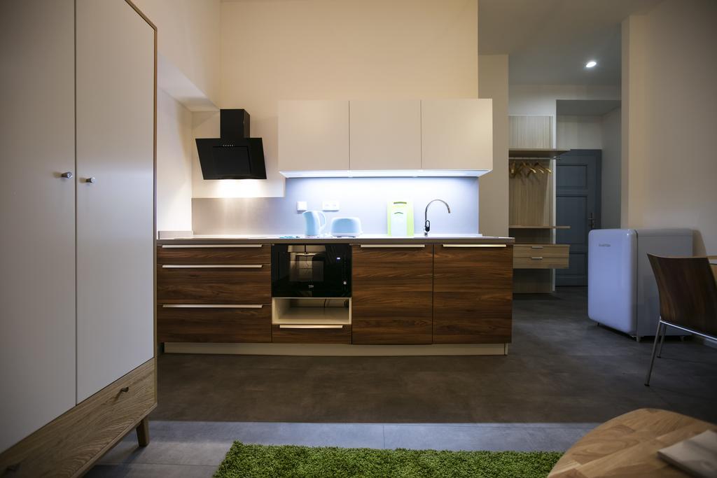 Apartments At The Blue Duckling Praha Bagian luar foto