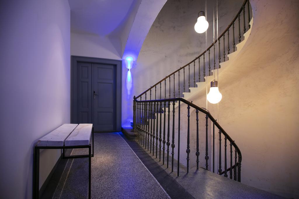 Apartments At The Blue Duckling Praha Bagian luar foto