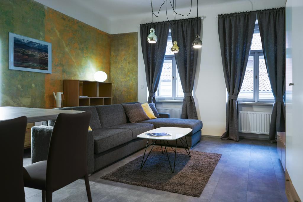 Apartments At The Blue Duckling Praha Bagian luar foto