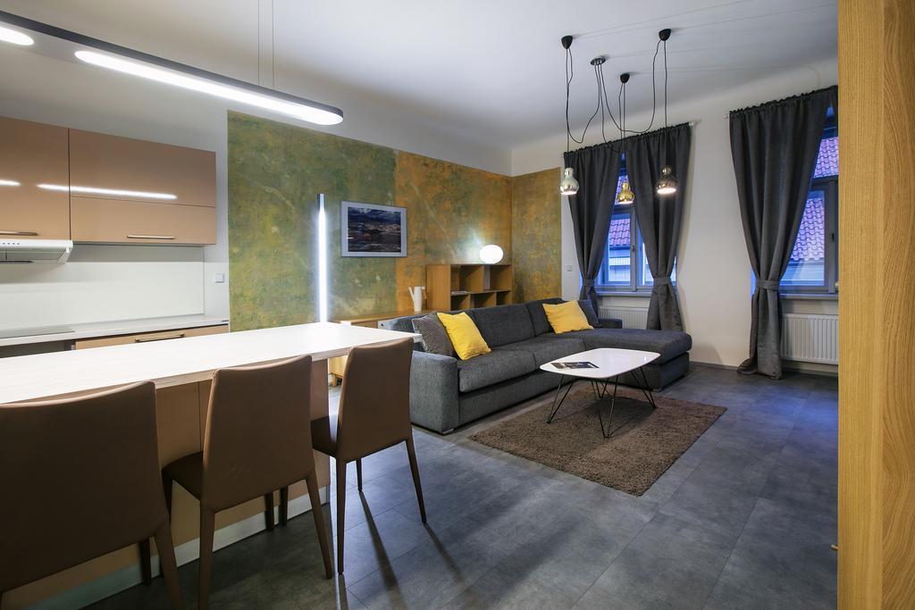 Apartments At The Blue Duckling Praha Bagian luar foto