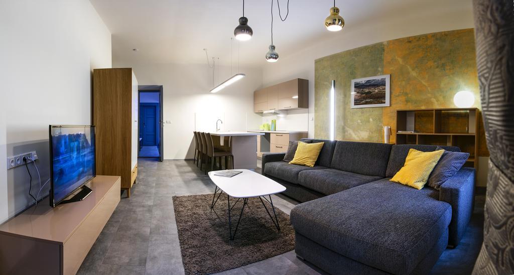 Apartments At The Blue Duckling Praha Bagian luar foto