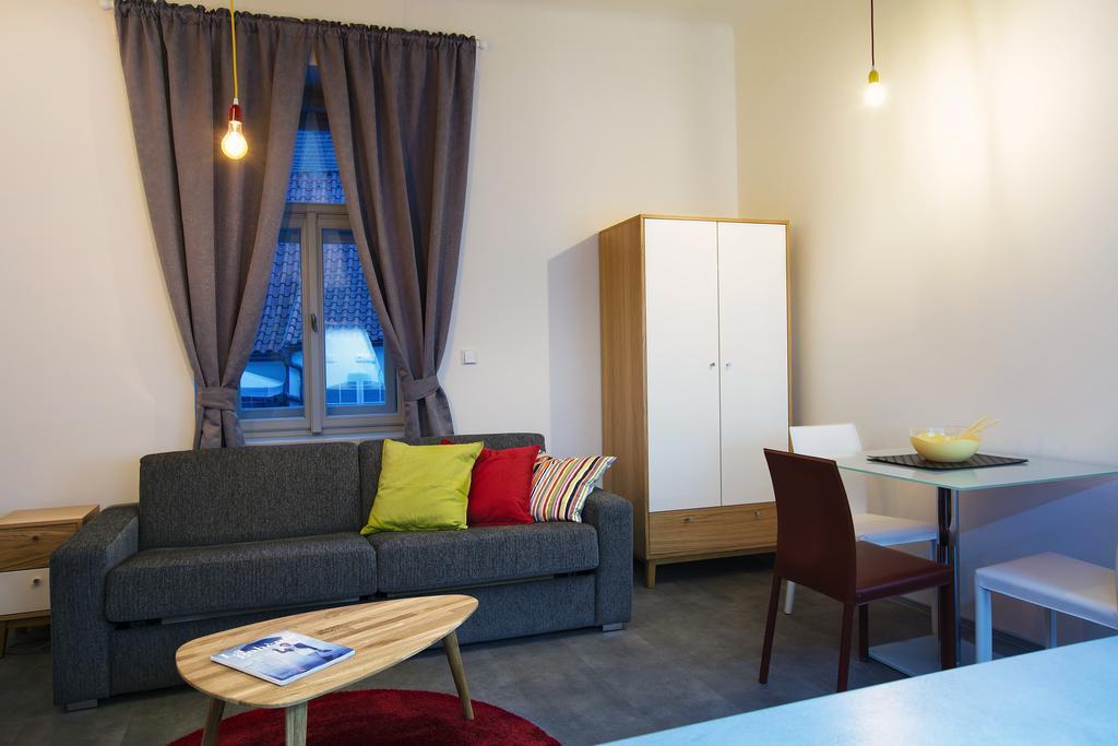 Apartments At The Blue Duckling Praha Bagian luar foto