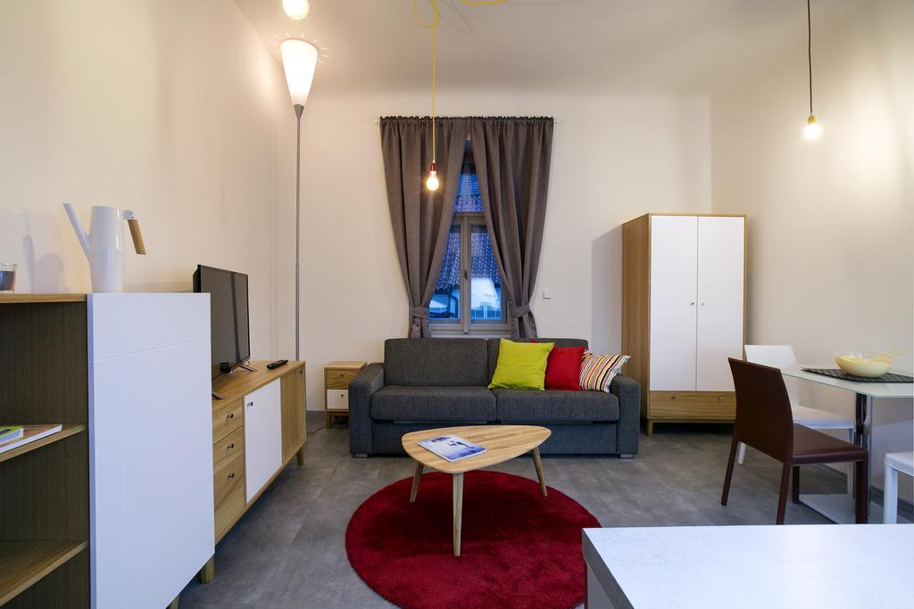 Apartments At The Blue Duckling Praha Bagian luar foto