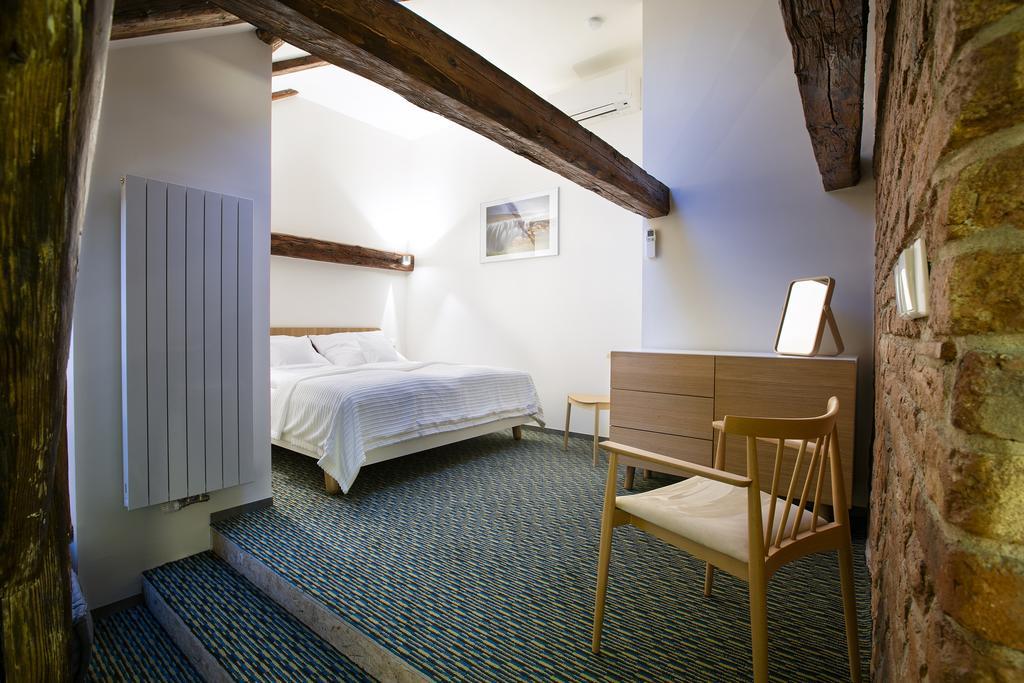 Apartments At The Blue Duckling Praha Bagian luar foto