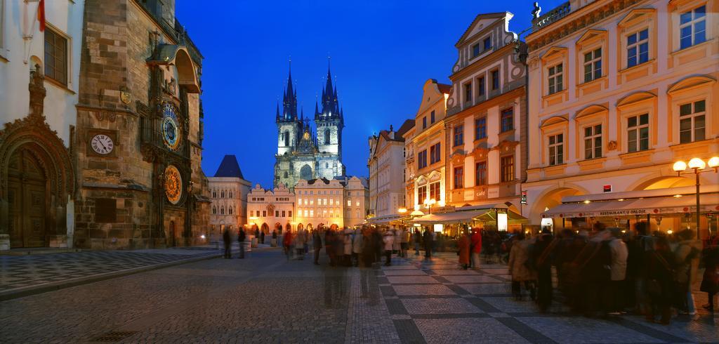 Apartments At The Blue Duckling Praha Bagian luar foto
