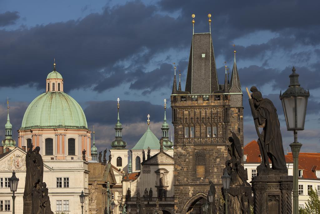 Apartments At The Blue Duckling Praha Bagian luar foto