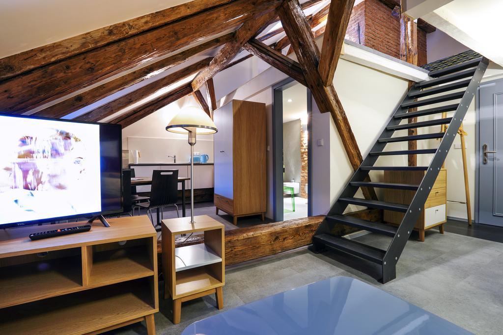 Apartments At The Blue Duckling Praha Bagian luar foto